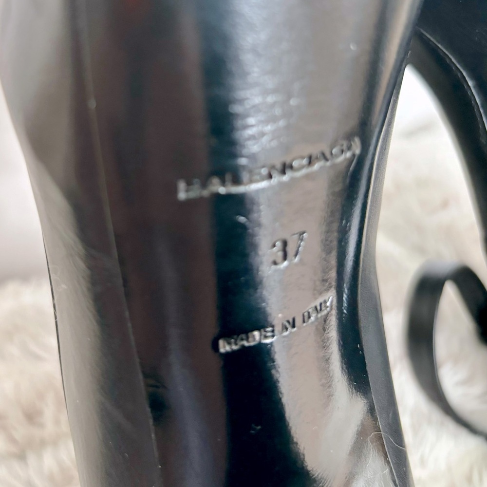 BALENCIAGA DESIGNER BLACK LEATHER PUMPS HAND MADE ITALY ALMOND TOE BUCKLE SZ 7 - Picture 7 of 16